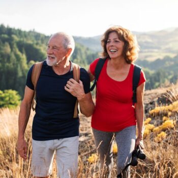 Couple hiking 1488265484